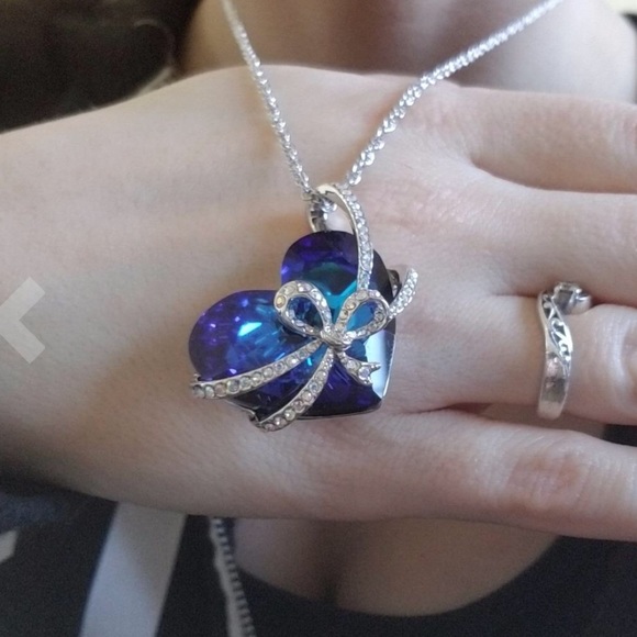 Swarovski White Gold Beautiful Necklace - Picture 2 of 6